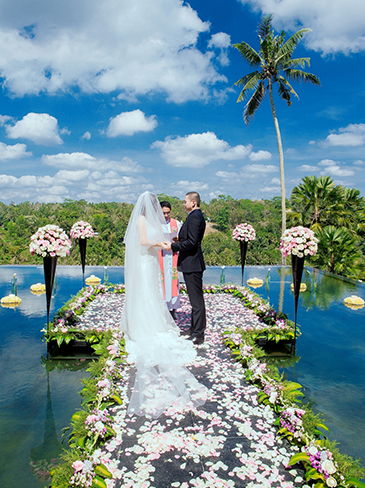 巴厘岛乌布蝴蝶水上婚礼